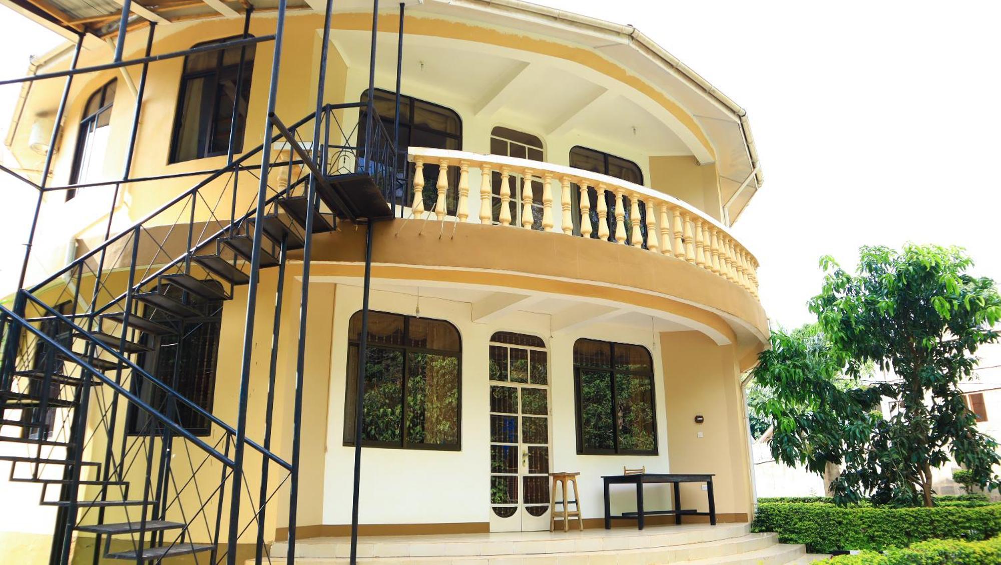 Mama Thea Homes Moshi Kültér fotó